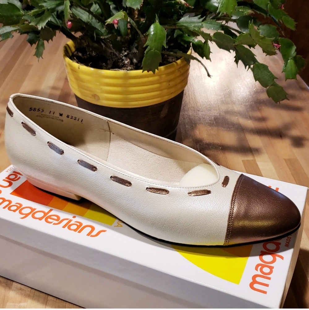 NEW Magdesians Pearl Copper Flat Pumps 11W
